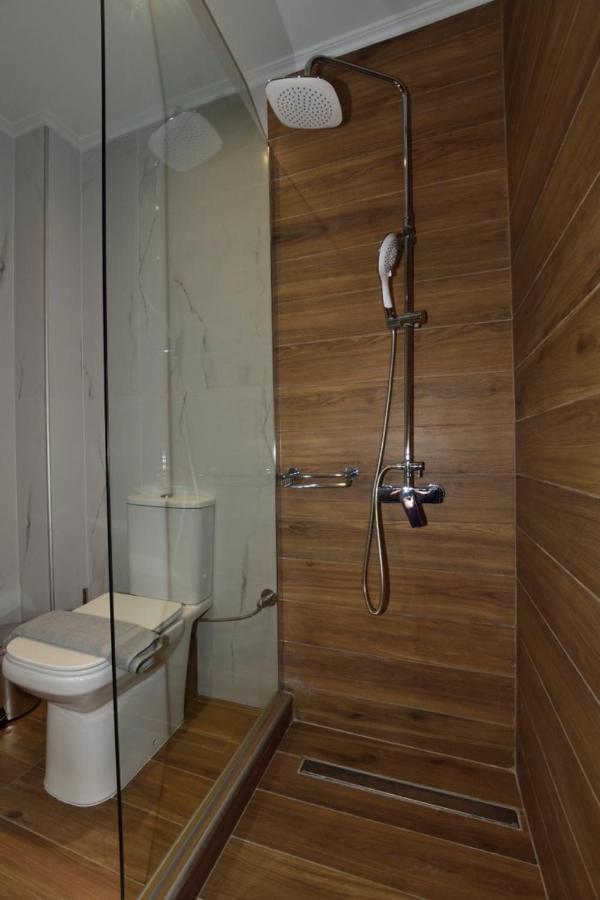 Gonis Grand Luxury Suite Palaiochora Exterior foto