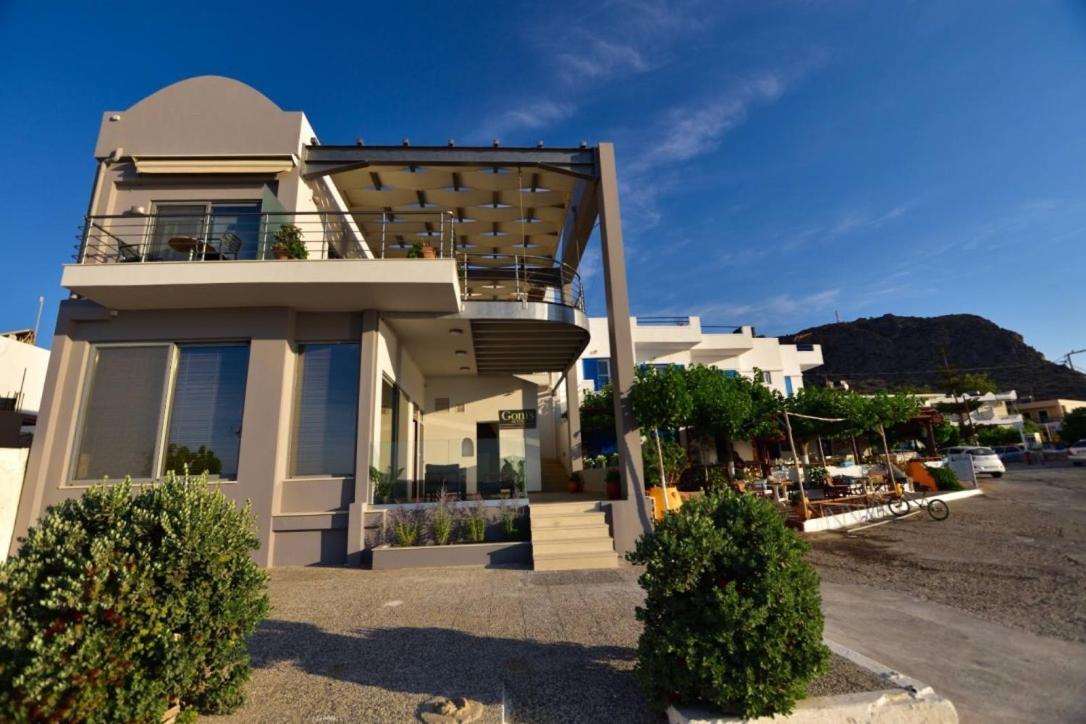 Gonis Grand Luxury Suite Palaiochora Exterior foto