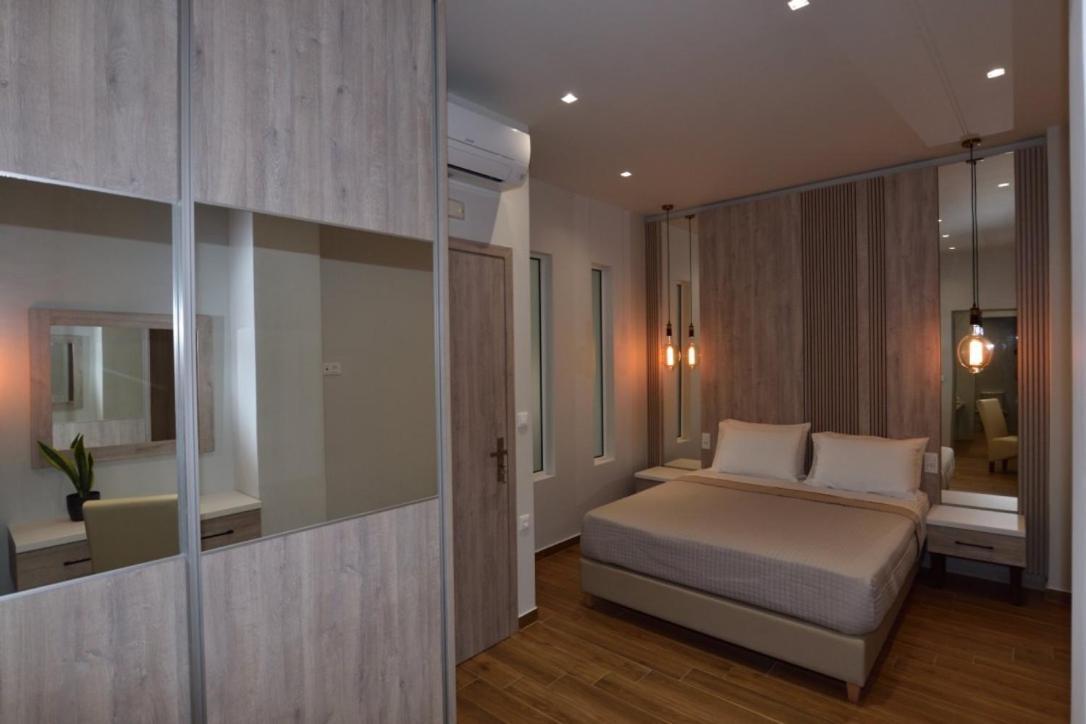 Gonis Grand Luxury Suite Palaiochora Exterior foto