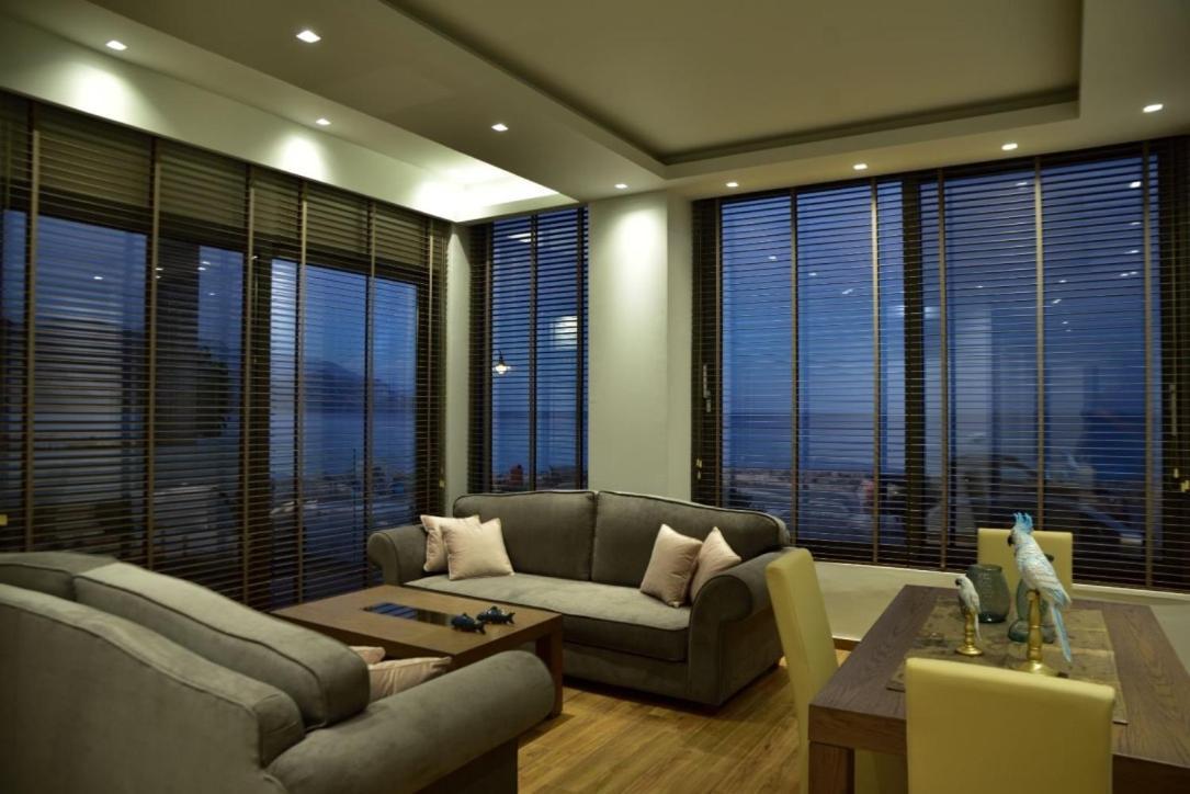 Gonis Grand Luxury Suite Palaiochora Exterior foto